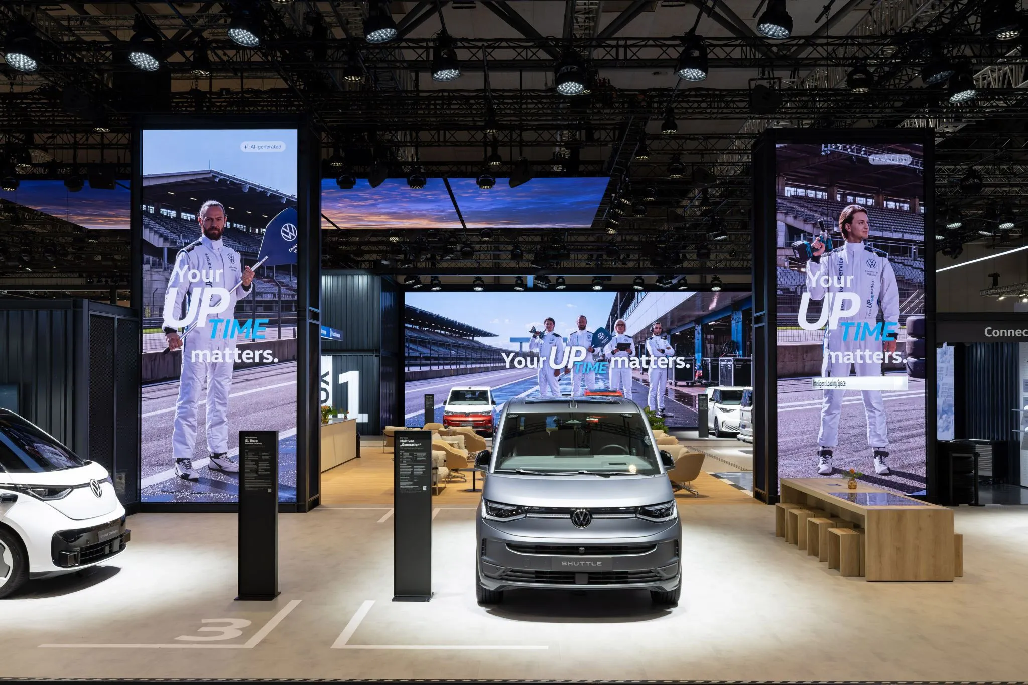 VW Nutzfahrzeuge Transportation IAA 2026 – AI-Crew in der Boxengasse