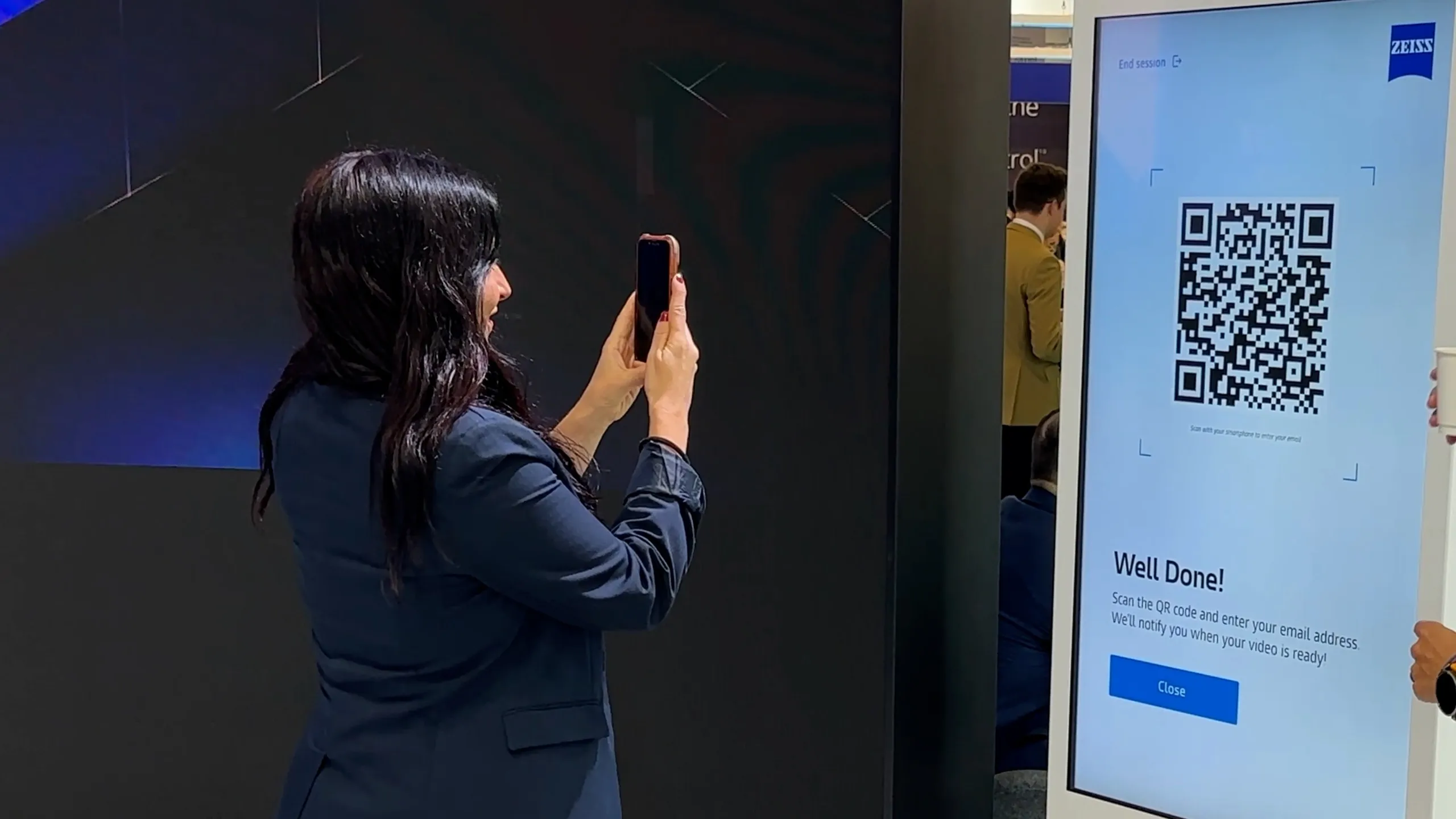 ZEISS AI Selfie Box ESCRS 2026 – Starring in the brand film