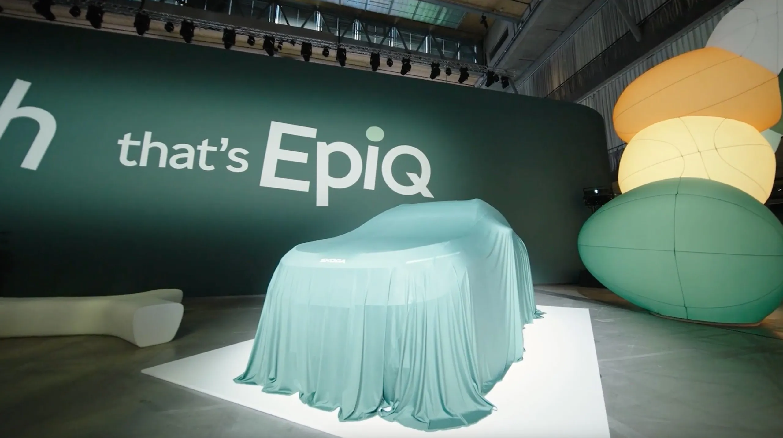 ŠKODA EPIQ World Premiere – A stage that makes the clay world tangible